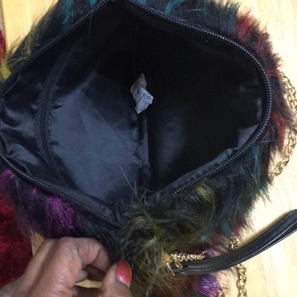 Fashion Faux Fur Handbag - Picture 3 of 6